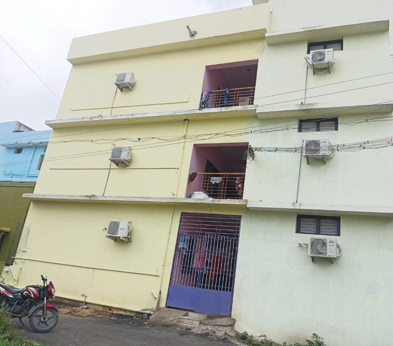 Amp Lodge Vellore Ngoại thất bức ảnh